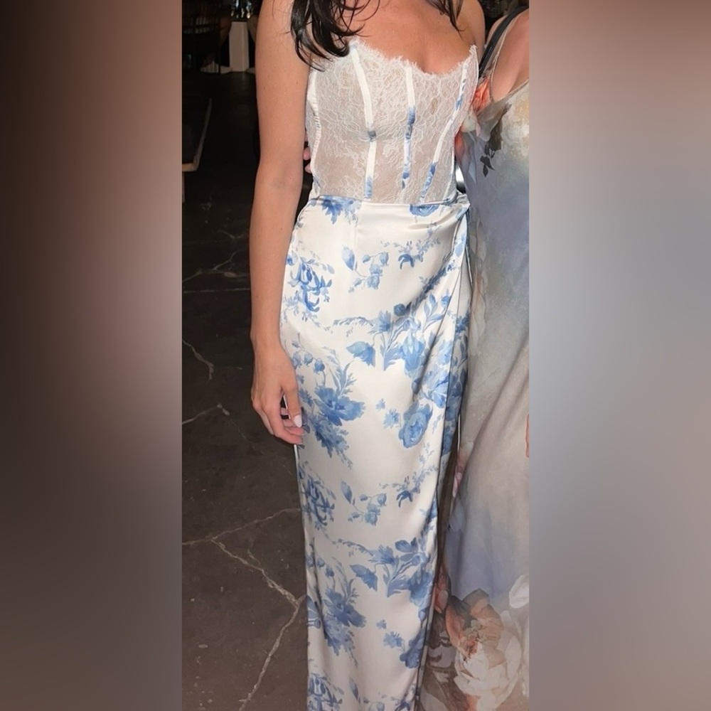 V. Chapman White and Blue Strapless Lace Corset Floral Gown - Picture 4 of 4